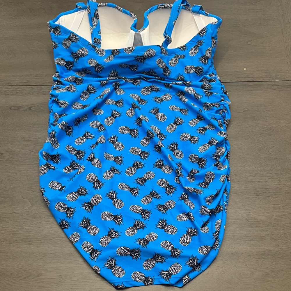 Torrid One Piece Swimsuit, Size 2 with underwire - Picture 3 of 8